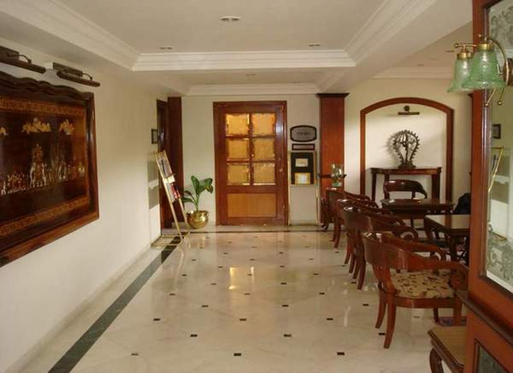 Renest Shraddha Inn - Shirdi Bagian luar foto