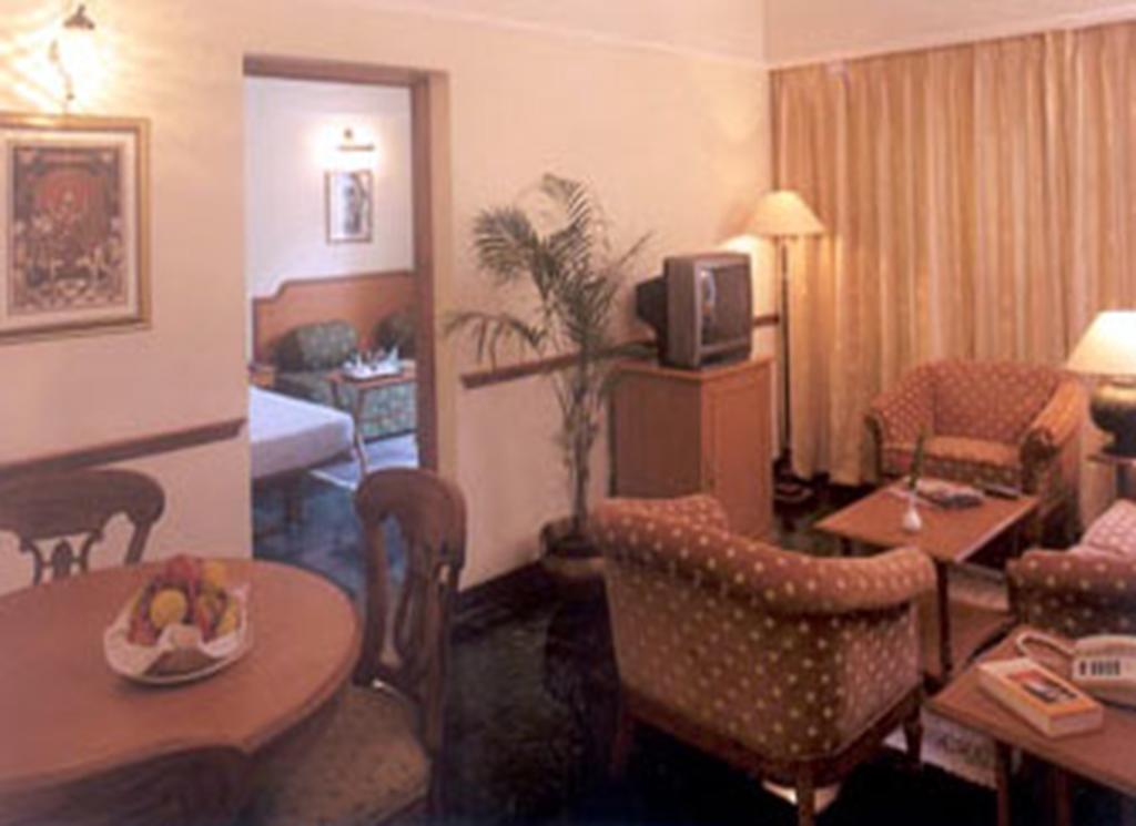Renest Shraddha Inn - Shirdi Ruang foto